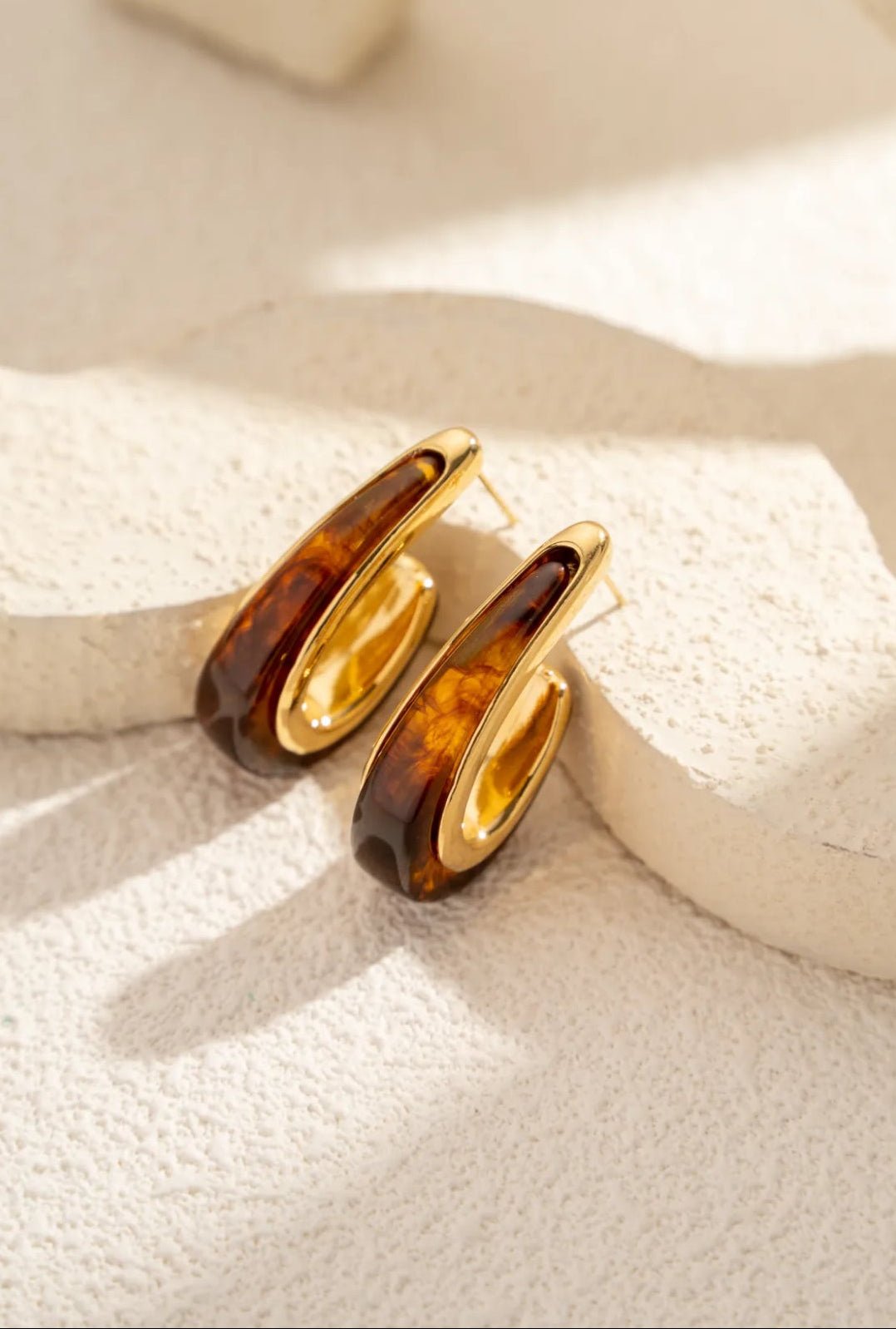 Boucle Demi Créole en Résine - MissLivy Jewelry